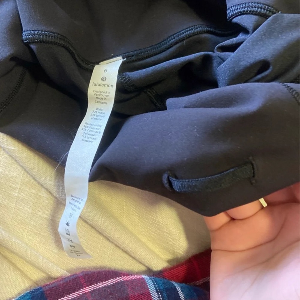 Lululemon wunder trains size 6 Black